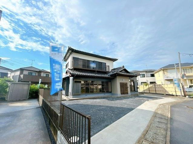【駐車場】 | 土浦市中村南3丁目　中古戸建 | ゆったりとしたカースペースで、ファミリーカーや軽自動車もラクラク駐車出来ますね♪