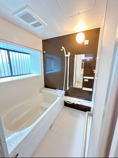 【浴室】 | 土浦市中村南3丁目　中古戸建 | 大人が足を伸ばしても十分な広さ！一人でゆっくりくつろぐ時間も大切です！