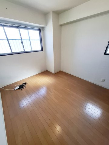 デセンテ甲子園口の洋室|反転タイプ　他部屋イメージ