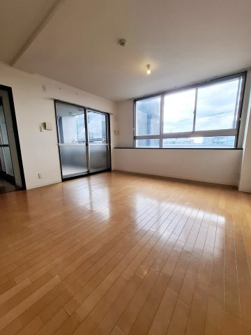 デセンテ甲子園口の居間・リビング|反転タイプ　他部屋イメージ