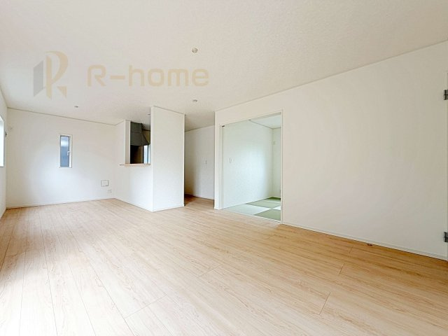 笠間市旭町第9　新築戸建て　2号棟の居間・リビング|広々としたLDK♪充分な広さがあり、ご家族でインテリアのレイアウトを考えるのも楽しみですね！