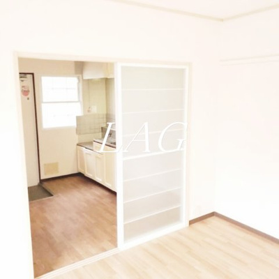 【居間・リビング】 | ラ・ジュネス | 洋室のお部屋です。