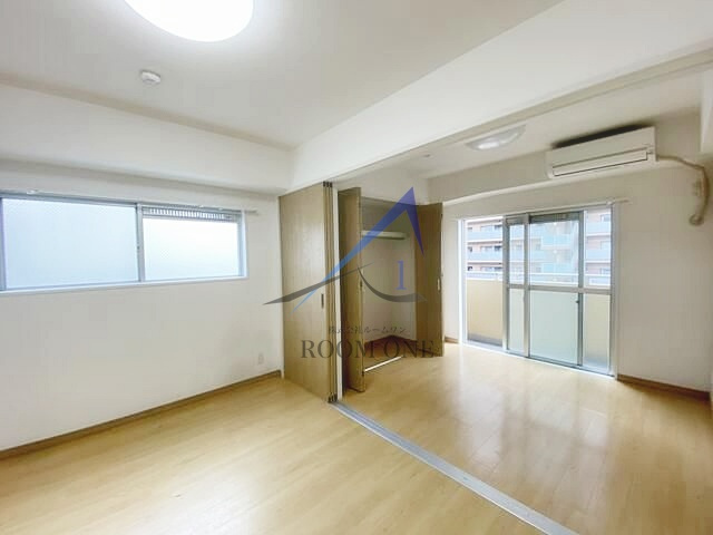 ライオンズマンション錦糸町第７の居間・リビング|洋室のお部屋です。