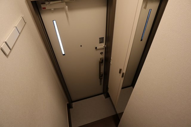 フォレストメゾン西船橋WESTの玄関