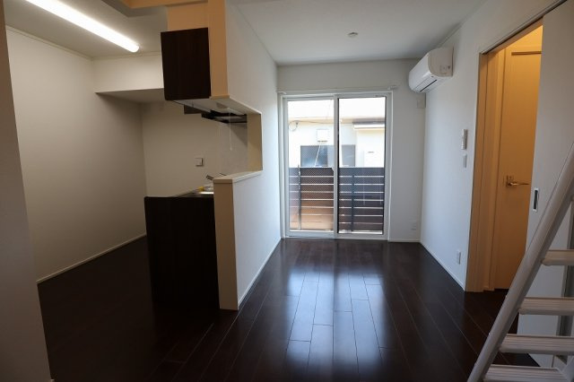 フォレストメゾン西船橋WESTの居間・リビング