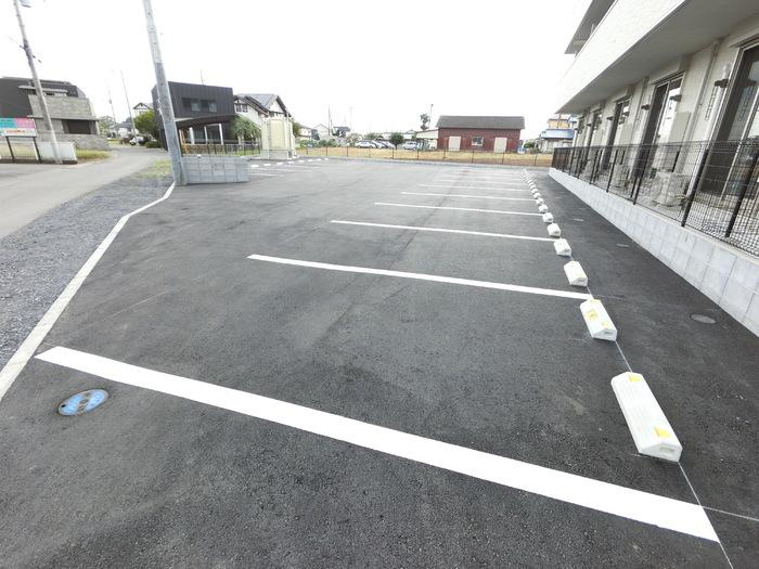 プレミストⅨの駐車場