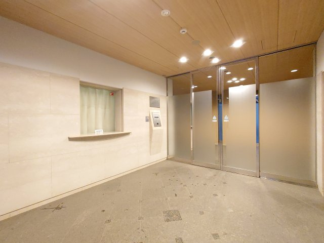 【エントランス】