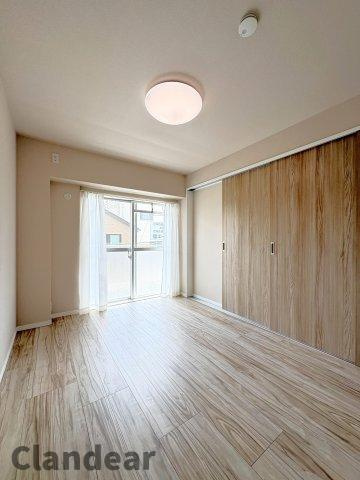 エンゼルハイム立石の居間・リビング|ドキドキの新生活も、安心してスタート。ぴったりの住まいを見つけませんか？クランディアが一緒に住まい選びをサポートします‼　まずは、お気軽にお問合せください　＃クランディア