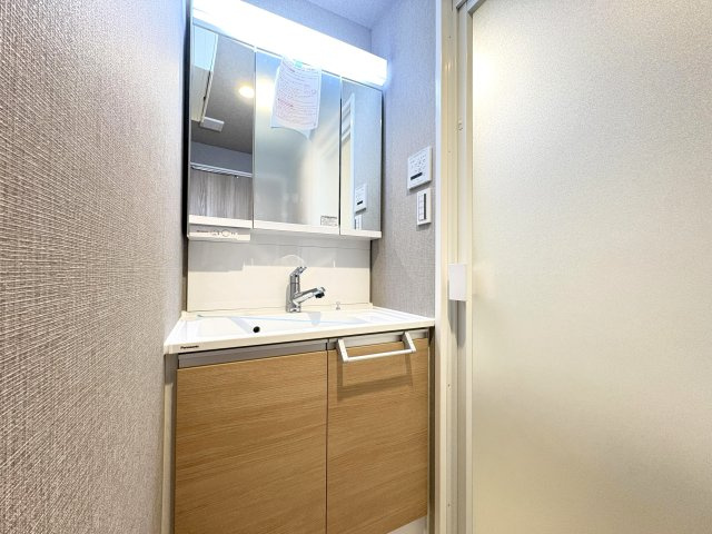 エンゼルハイム立石の独立洗面台|ドキドキの新生活も、安心してスタート。ぴったりの住まいを見つけませんか？クランディアが一緒に住まい選びをサポートします‼　まずは、お気軽にお問合せください　＃クランディア