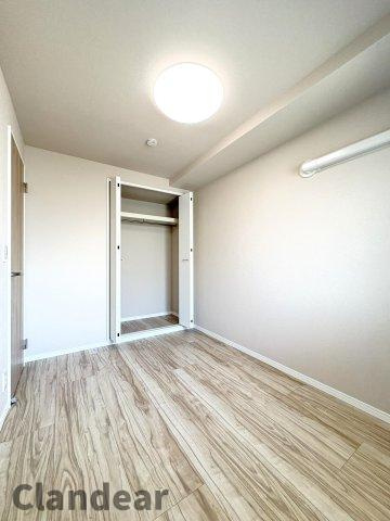 エンゼルハイム立石の洋室|ドキドキの新生活も、安心してスタート。ぴったりの住まいを見つけませんか？クランディアが一緒に住まい選びをサポートします‼　まずは、お気軽にお問合せください　＃クランディア