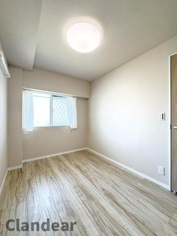 エンゼルハイム立石の洋室|ドキドキの新生活も、安心してスタート。ぴったりの住まいを見つけませんか？クランディアが一緒に住まい選びをサポートします‼　まずは、お気軽にお問合せください　＃クランディア