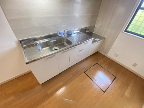 もくせい館のキッチン|【おすすめ物件】カウンターキッチン、持込ガスコンロ　
広々キッチンでおいしい料理を♪