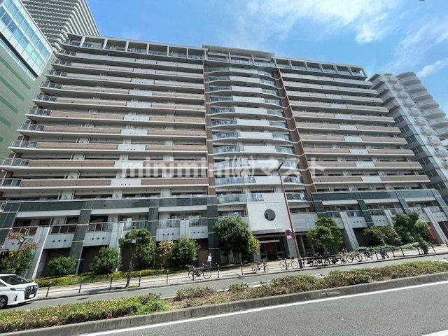 ロイヤルパークスなんばの外観