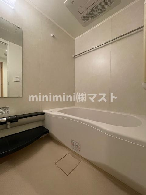 ロイヤルパークスなんばの浴室