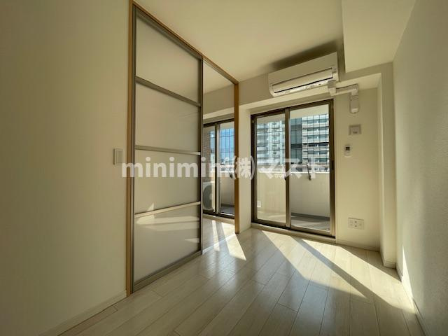 ロイヤルパークスなんばの居間・リビング