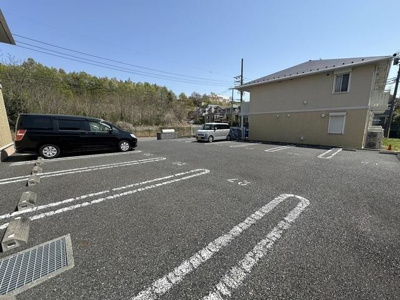 【駐車場】 | クレール四季彩の丘伍番館（クレールシキサイノオカゴバンカン）