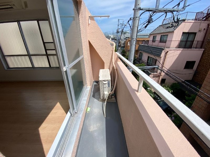 伊田ビルのバルコニー