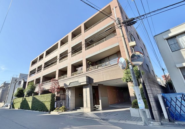 ヒルズ城北中央公園の外観|自然豊かな城北中央公園近くの落ち着いた佇まい
1999年築　リノベーション