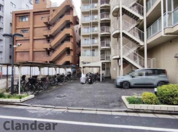 藤和日暮里コープの駐車場|ドキドキの新生活も、安心してスタート。ぴったりの住まいを見つけませんか？クランディアが一緒に住まい選びをサポートします‼　まずは、お気軽にお問合せください　＃クランディア