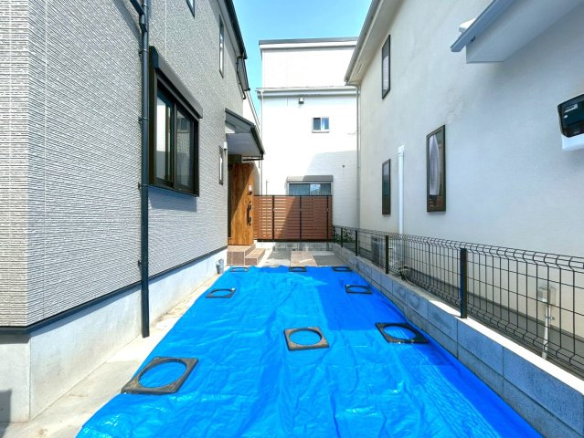 新座市池田４丁目　新築一戸建　西武池袋線　大泉学園の駐車場