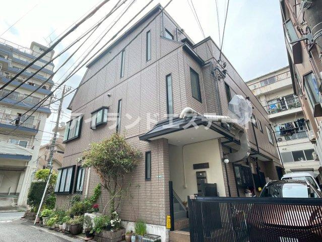 コンフォートシュー　女性限定　ウォークインクローゼット　駅近の外観