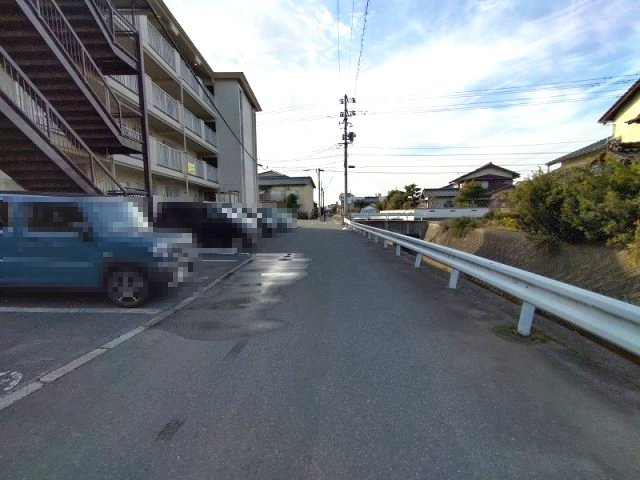 イーストサイドのその他|前面道路