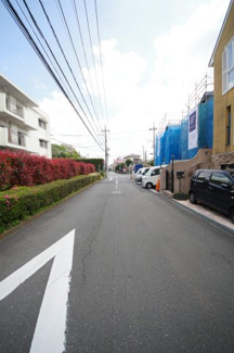 【前面道路含む現地写真】 | 令和８年４月６日撮影　建築中