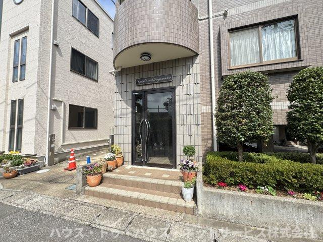 デージーコート相模台のエントランス