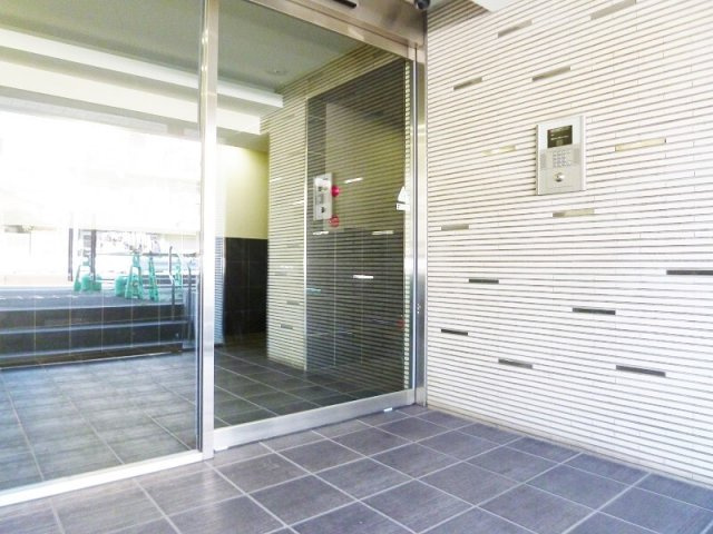 豊島区池袋３丁目の賃貸マンションのエントランス