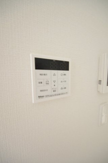 【発電・温水設備】 | 【仲介手数料無料！！】府中市西府町3丁目　新築戸建て（全7棟）E号棟　5990万円