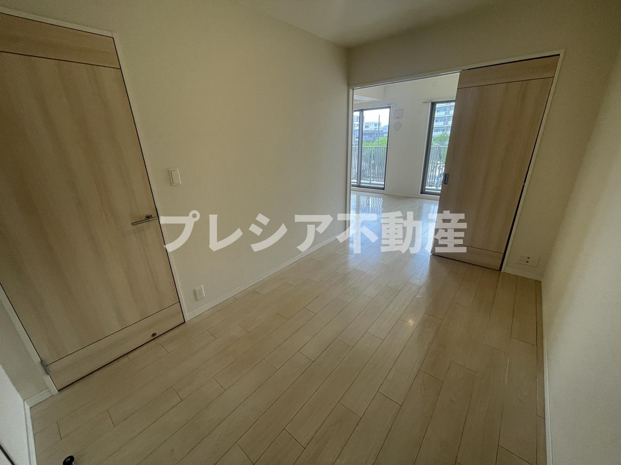 甲子園三番町ハイツの居間・リビング