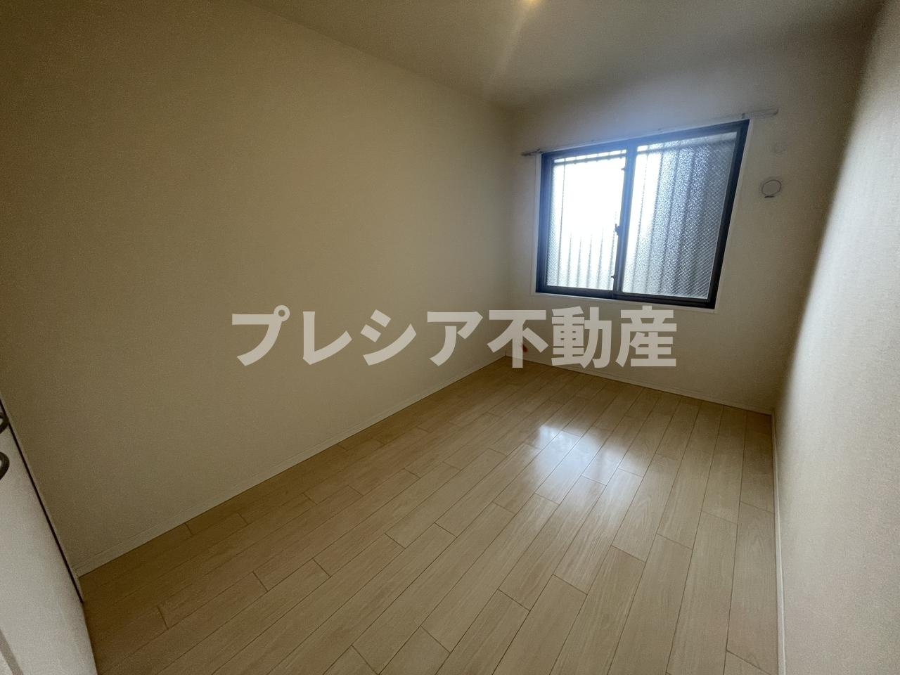 甲子園三番町ハイツの居間・リビング