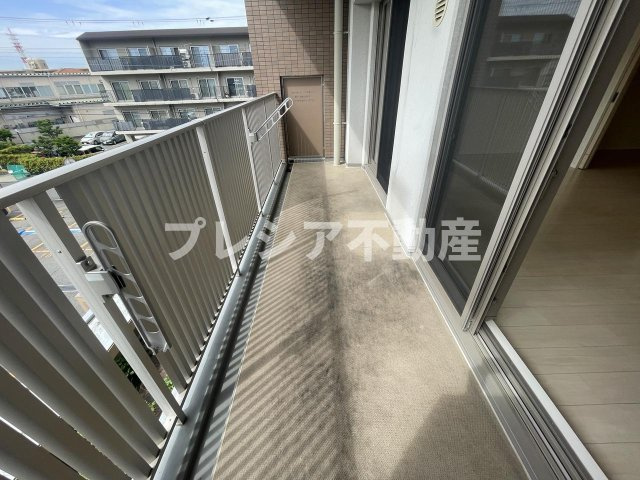 甲子園三番町ハイツのバルコニー