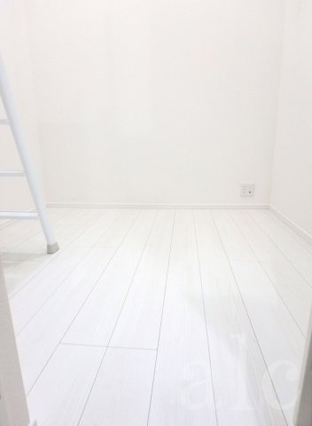 Nano東池袋【ナノ東池袋】の居間・リビング|☆敷金礼金０！ネット無料！ホワイトフローリング施工☆