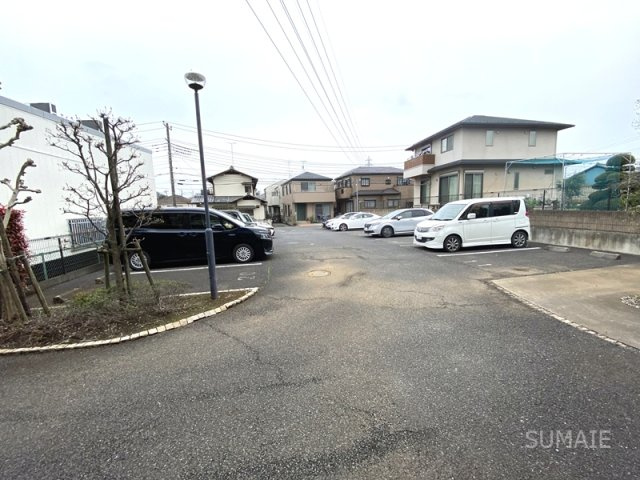 ヴィヴィレ　フルールの駐車場|駐車スペース☆彡