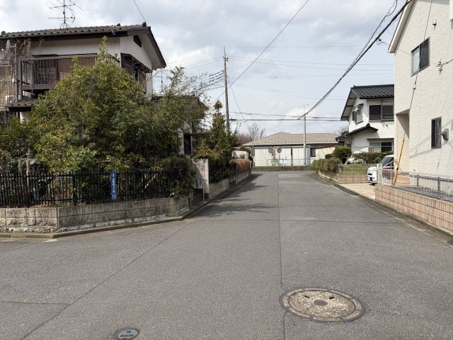 取手市光風台の前面道路含む現地写真