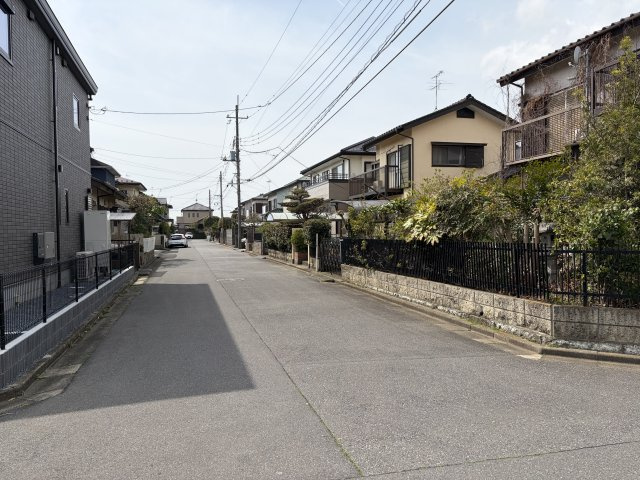 取手市光風台の前面道路含む現地写真