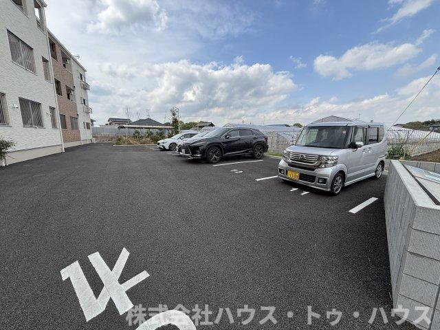 ベル フルールの駐車場
