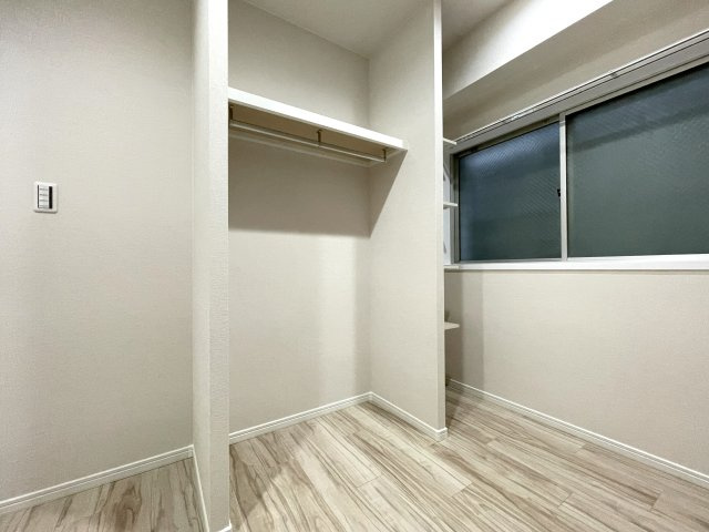 コスモ二条の収納|ウォークインクローゼット