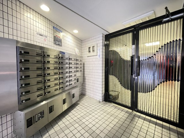 コスモ二条のその他共用部分|共用部
宅配BOXあります。