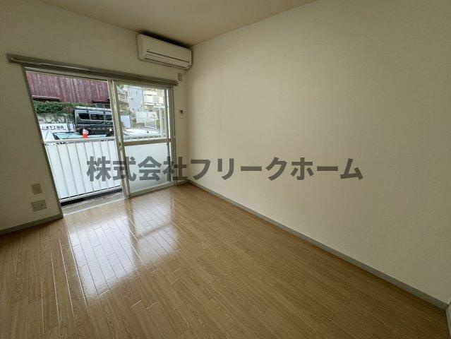 武蔵野市境１丁目のアパートの寝室