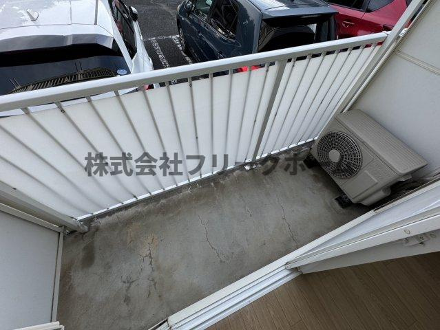 武蔵野市境１丁目のアパートのバルコニー