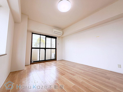 【居間・リビング】 | グリーンパーク新瑞【名古屋市賃貸・シャッター付駐車場】