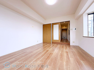 【居間・リビング】 | グリーンパーク新瑞【名古屋市賃貸・シャッター付駐車場】