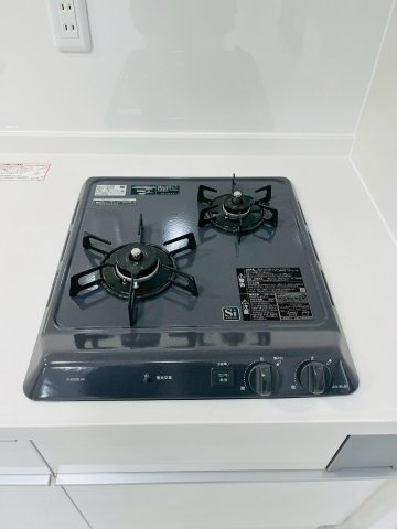 緑橋パインリッチのキッチン|同時調理ができる二口コンロです。