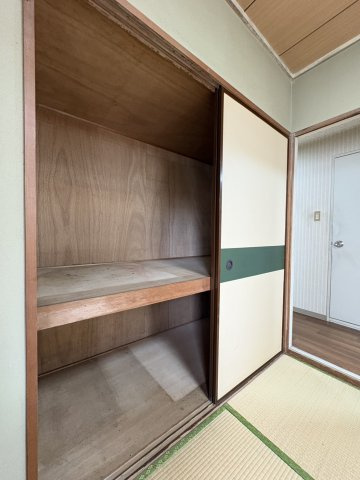 ベルメゾン武蔵関2階の収納|押入れです