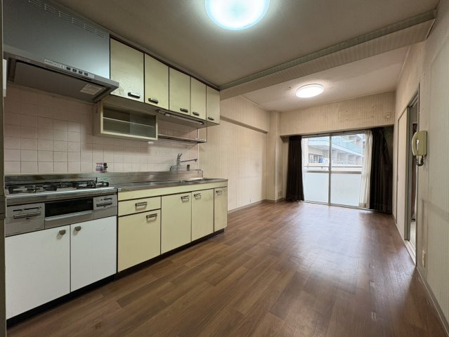 ベルメゾン武蔵関2階のキッチン|スッキリとしたダイニングキッチン