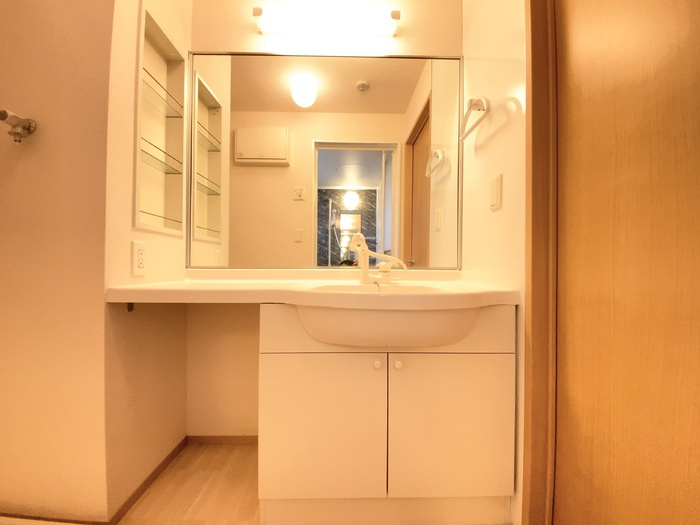 ニュル・ナインの洗面所