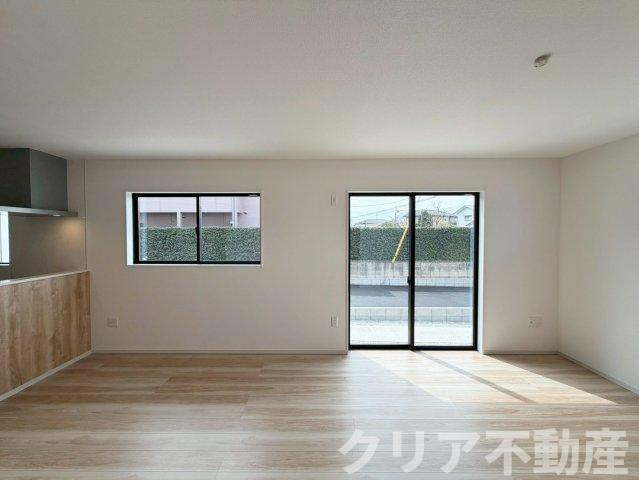【居間・リビング】 | 前橋市北代田町2期2号棟　ファミクロ付き！