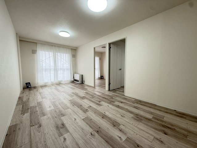 メゾンドルチェ23番館の居間・リビング